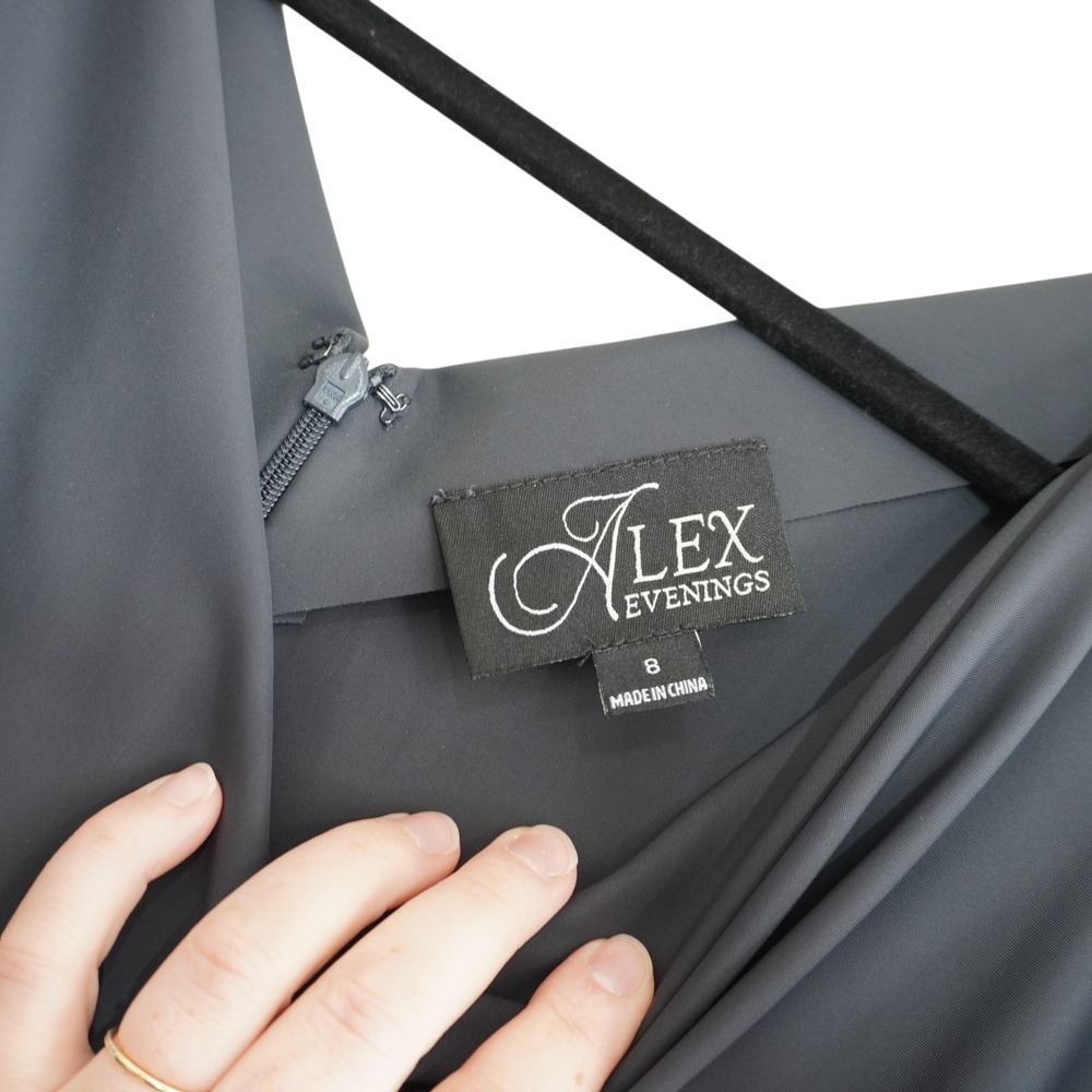 Alex Evenings NEW Size 8 Charcoal Gray Embellished Brooch Sheath Cocktail Dress - Picture 4 of 9